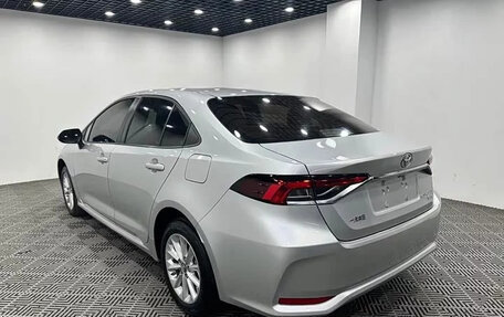 Toyota Corolla, 2022 год, 1 825 000 рублей, 5 фотография