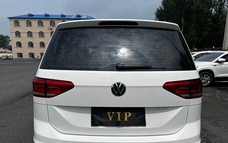 Volkswagen Touran III, 2022 год, 2 350 000 рублей, 5 фотография