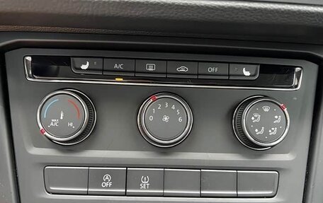 Volkswagen Touran III, 2022 год, 2 350 000 рублей, 13 фотография