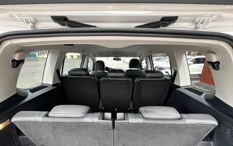 Volkswagen Touran III, 2022 год, 2 350 000 рублей, 18 фотография