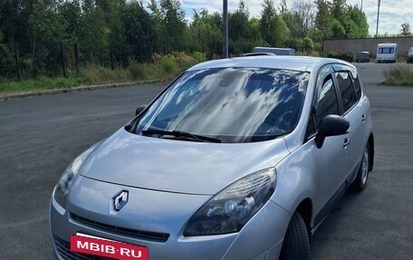 Renault Scenic III, 2010 год, 650 000 рублей, 3 фотография