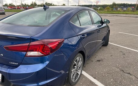 Hyundai Elantra VI рестайлинг, 2020 год, 1 900 000 рублей, 3 фотография