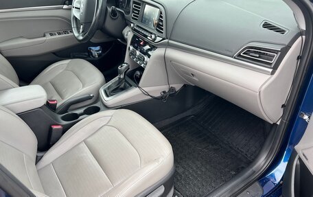 Hyundai Elantra VI рестайлинг, 2020 год, 1 900 000 рублей, 9 фотография