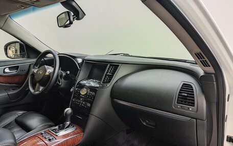 Infiniti FX II, 2011 год, 1 790 000 рублей, 19 фотография