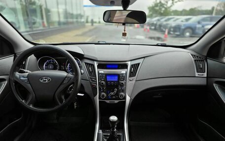 Hyundai Sonata VI, 2011 год, 715 000 рублей, 9 фотография