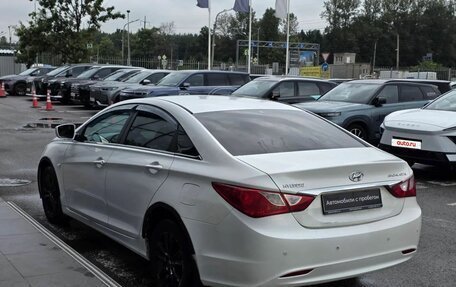 Hyundai Sonata VI, 2011 год, 715 000 рублей, 8 фотография