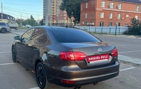 Volkswagen Jetta VI, 2011 год, 650 000 рублей, 4 фотография