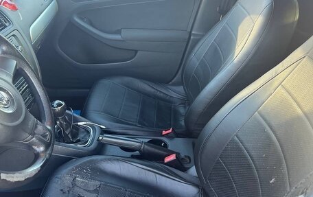 Volkswagen Jetta VI, 2011 год, 650 000 рублей, 12 фотография