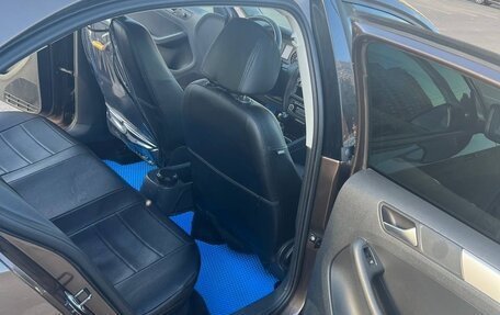 Volkswagen Jetta VI, 2011 год, 650 000 рублей, 9 фотография