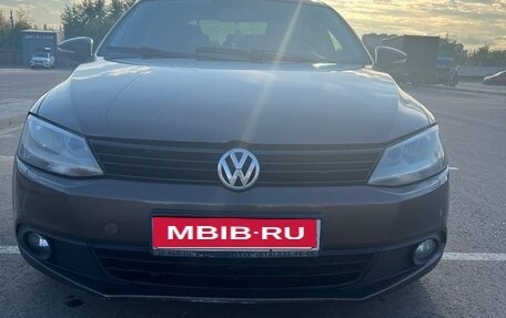 Volkswagen Jetta VI, 2011 год, 650 000 рублей, 3 фотография