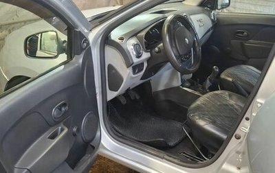 Renault Logan II, 2014 год, 700 000 рублей, 1 фотография