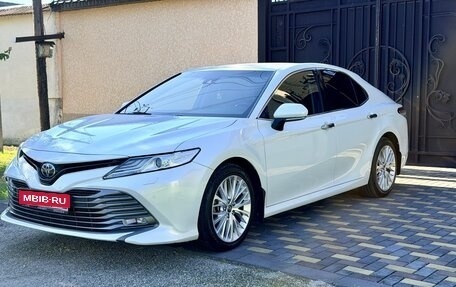 Toyota Camry, 2019 год, 2 700 000 рублей, 1 фотография