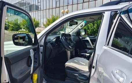 Toyota Land Cruiser Prado 150 рестайлинг 2, 2011 год, 2 300 000 рублей, 5 фотография