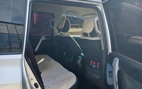 Toyota Land Cruiser Prado 150 рестайлинг 2, 2011 год, 2 300 000 рублей, 9 фотография