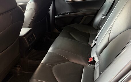 Toyota Camry, 2019 год, 2 700 000 рублей, 4 фотография