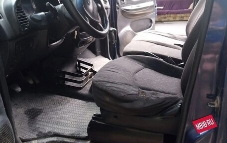 Hyundai H-1 II рестайлинг, 2001 год, 460 000 рублей, 3 фотография