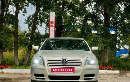 Toyota Avensis III рестайлинг, 2004 год, 680 000 рублей, 2 фотография