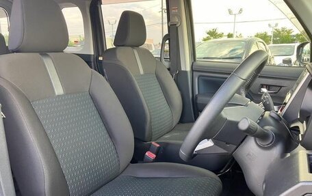 Toyota Roomy I, 2023 год, 970 000 рублей, 12 фотография