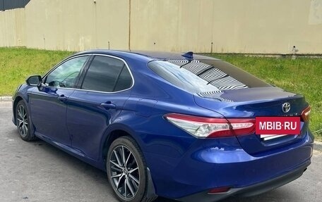 Toyota Camry, 2021 год, 3 450 000 рублей, 3 фотография