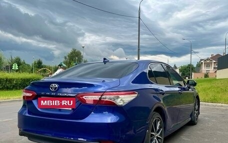 Toyota Camry, 2021 год, 3 450 000 рублей, 5 фотография