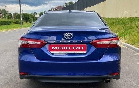 Toyota Camry, 2021 год, 3 450 000 рублей, 4 фотография