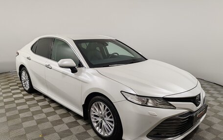 Toyota Camry, 2018 год, 2 990 000 рублей, 3 фотография
