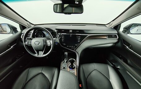 Toyota Camry, 2018 год, 2 990 000 рублей, 14 фотография