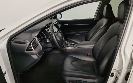 Toyota Camry, 2018 год, 2 990 000 рублей, 16 фотография