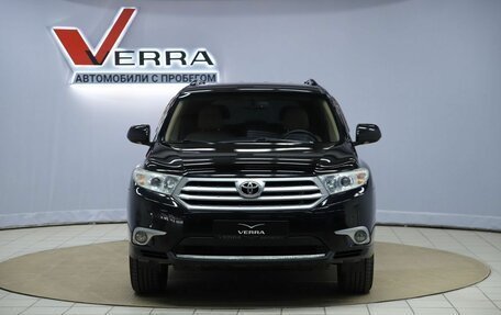 Toyota Highlander III, 2011 год, 1 630 000 рублей, 2 фотография