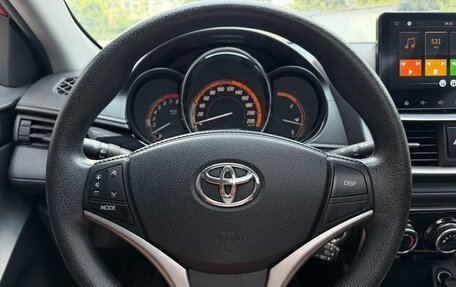 Toyota Yaris XP150 рестайлинг, 2022 год, 1 110 000 рублей, 6 фотография