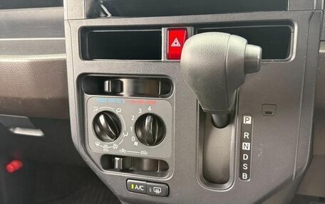 Toyota Roomy I, 2022 год, 890 000 рублей, 21 фотография