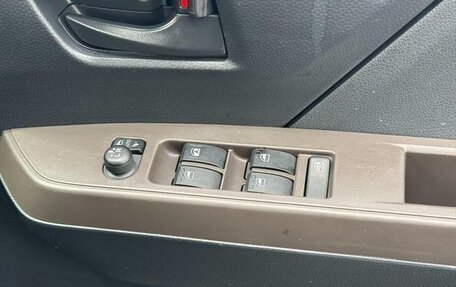 Toyota Roomy I, 2022 год, 890 000 рублей, 25 фотография
