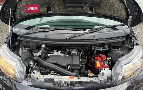 Toyota Roomy I, 2022 год, 890 000 рублей, 33 фотография