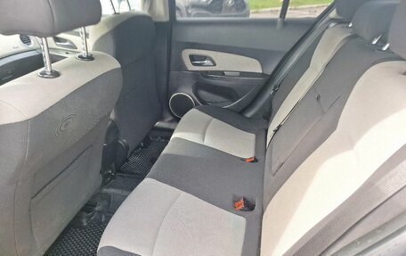 Chevrolet Cruze II, 2011 год, 333 000 рублей, 15 фотография