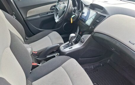 Chevrolet Cruze II, 2011 год, 333 000 рублей, 19 фотография