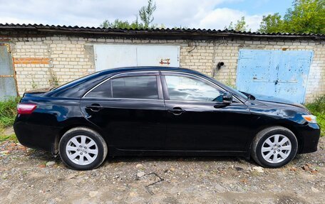 Toyota Camry, 2011 год, 930 000 рублей, 1 фотография