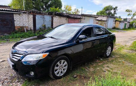 Toyota Camry, 2011 год, 930 000 рублей, 2 фотография