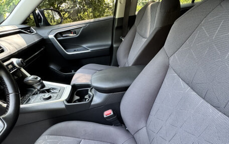 Toyota RAV4, 2020 год, 3 290 000 рублей, 13 фотография