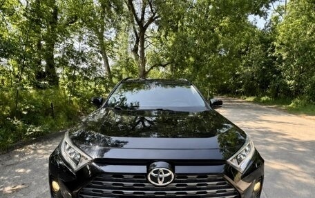 Toyota RAV4, 2020 год, 3 290 000 рублей, 2 фотография