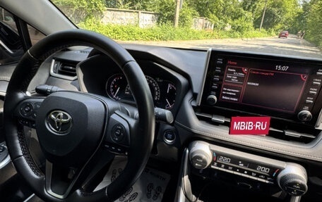 Toyota RAV4, 2020 год, 3 290 000 рублей, 10 фотография