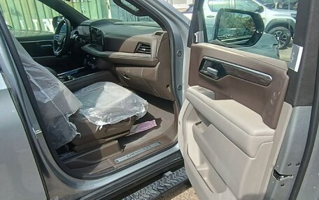Chevrolet Tahoe IV, 2024 год, 12 800 000 рублей, 6 фотография