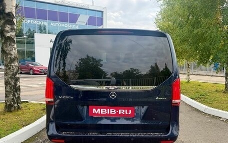 Mercedes-Benz V-Класс, 2017 год, 2 990 000 рублей, 8 фотография