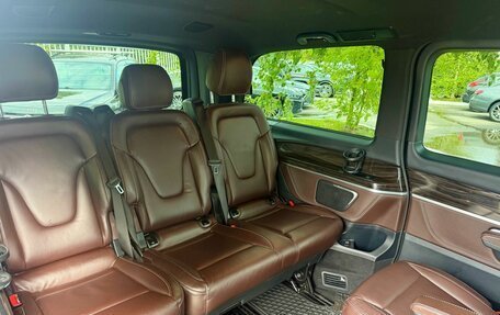 Mercedes-Benz V-Класс, 2017 год, 2 990 000 рублей, 24 фотография