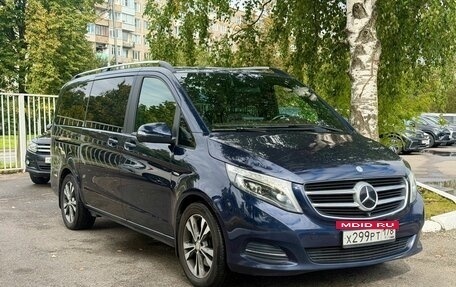 Mercedes-Benz V-Класс, 2017 год, 2 990 000 рублей, 3 фотография