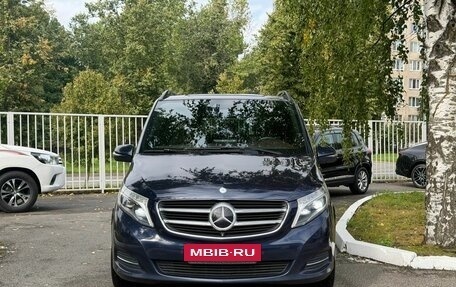 Mercedes-Benz V-Класс, 2017 год, 2 990 000 рублей, 2 фотография