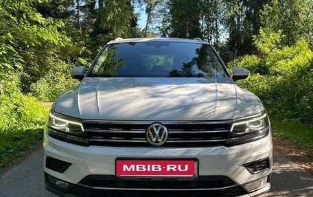 Volkswagen Tiguan II, 2018 год, 2 700 000 рублей, 3 фотография