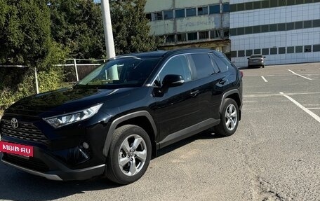 Toyota RAV4, 2022 год, 3 750 000 рублей, 2 фотография