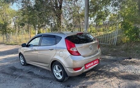 Hyundai Solaris II рестайлинг, 2011 год, 650 000 рублей, 6 фотография