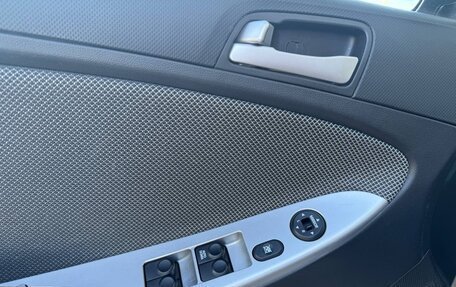Hyundai Solaris II рестайлинг, 2011 год, 650 000 рублей, 17 фотография