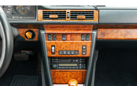 Mercedes-Benz W124, 1992 год, 11 300 000 рублей, 18 фотография